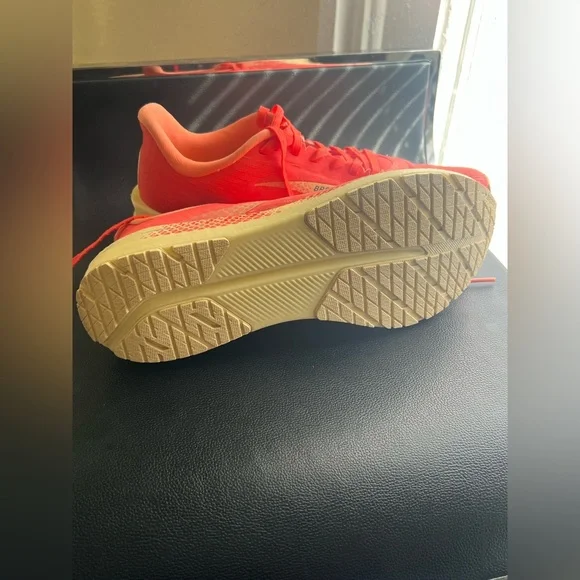 Brooks Women's Hyperion Tempo Size 9.5 Medium - Picture 5 of 10